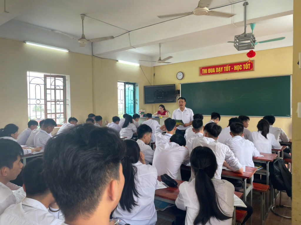 Tư vấn học nghề trực tiếp tại lớp học các trường THPT trên địa bàn Hải Dương