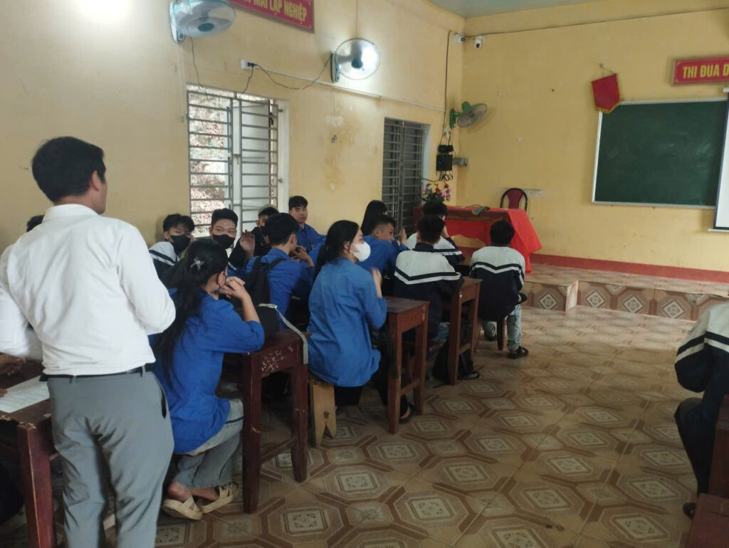 Tư vấn học nghề trực tiếp tại lớp học các trường THPT trên địa bàn Hải Dương